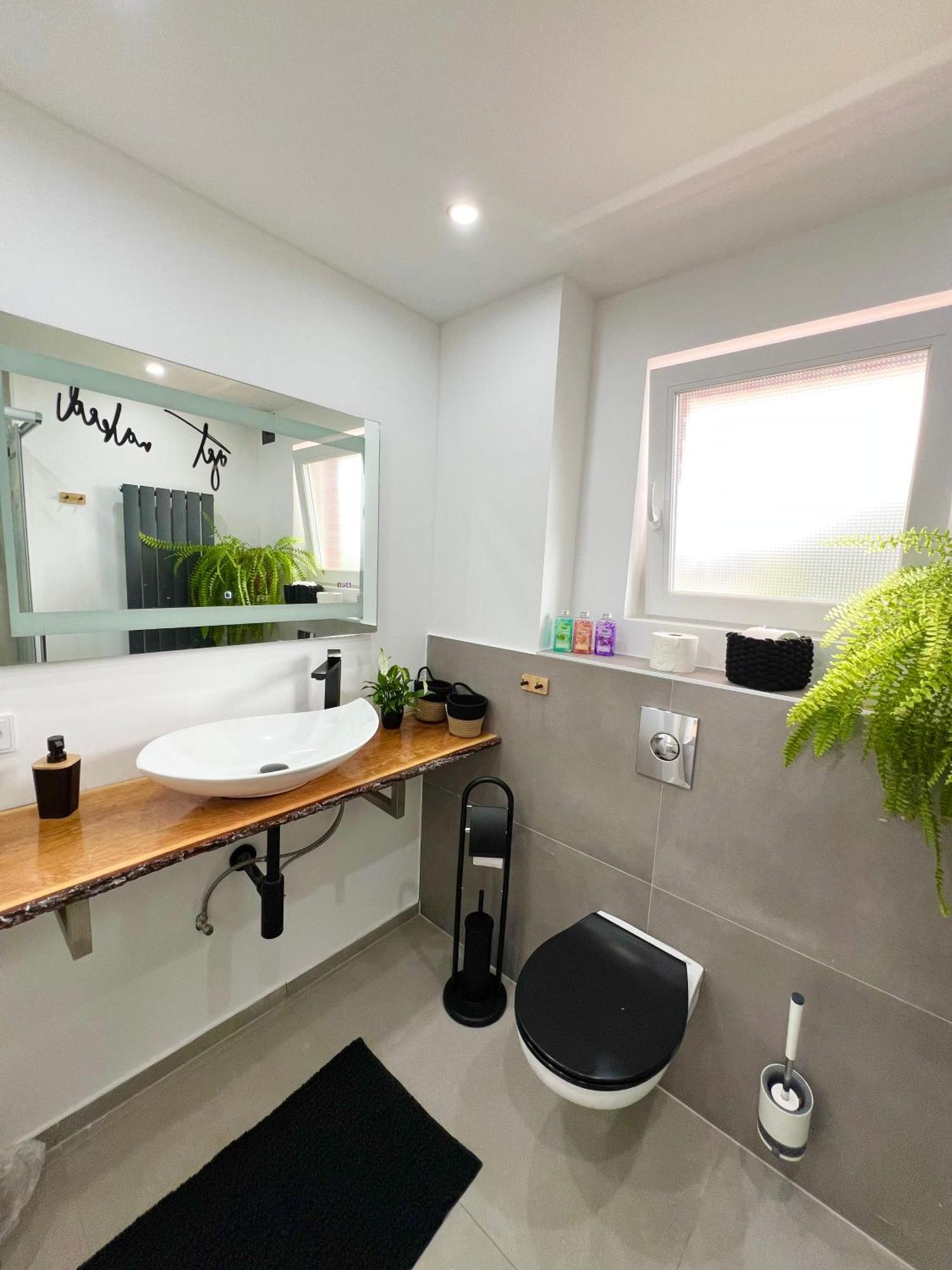Elegante Apartment In Erftstadt Mit Balkon, Zentral, Bahnhof Nah, Phantasialand Bruehl Bei Cologne Luaran gambar