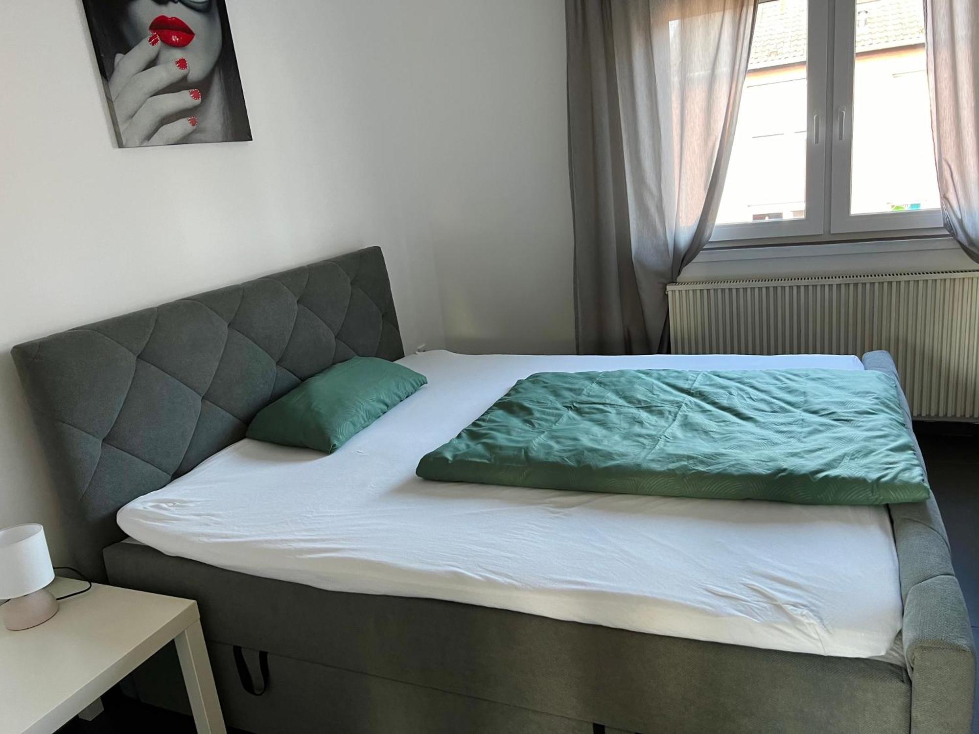 Elegante Apartment In Erftstadt Mit Balkon, Zentral, Bahnhof Nah, Phantasialand Bruehl Bei Cologne Luaran gambar