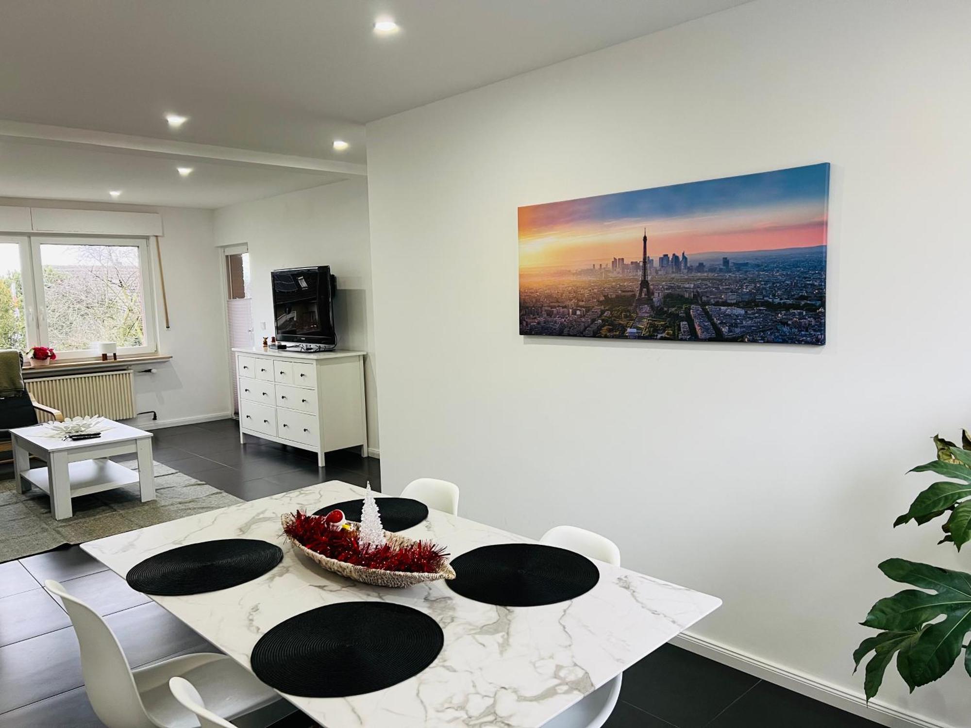 Elegante Apartment In Erftstadt Mit Balkon, Zentral, Bahnhof Nah, Phantasialand Bruehl Bei Cologne Luaran gambar